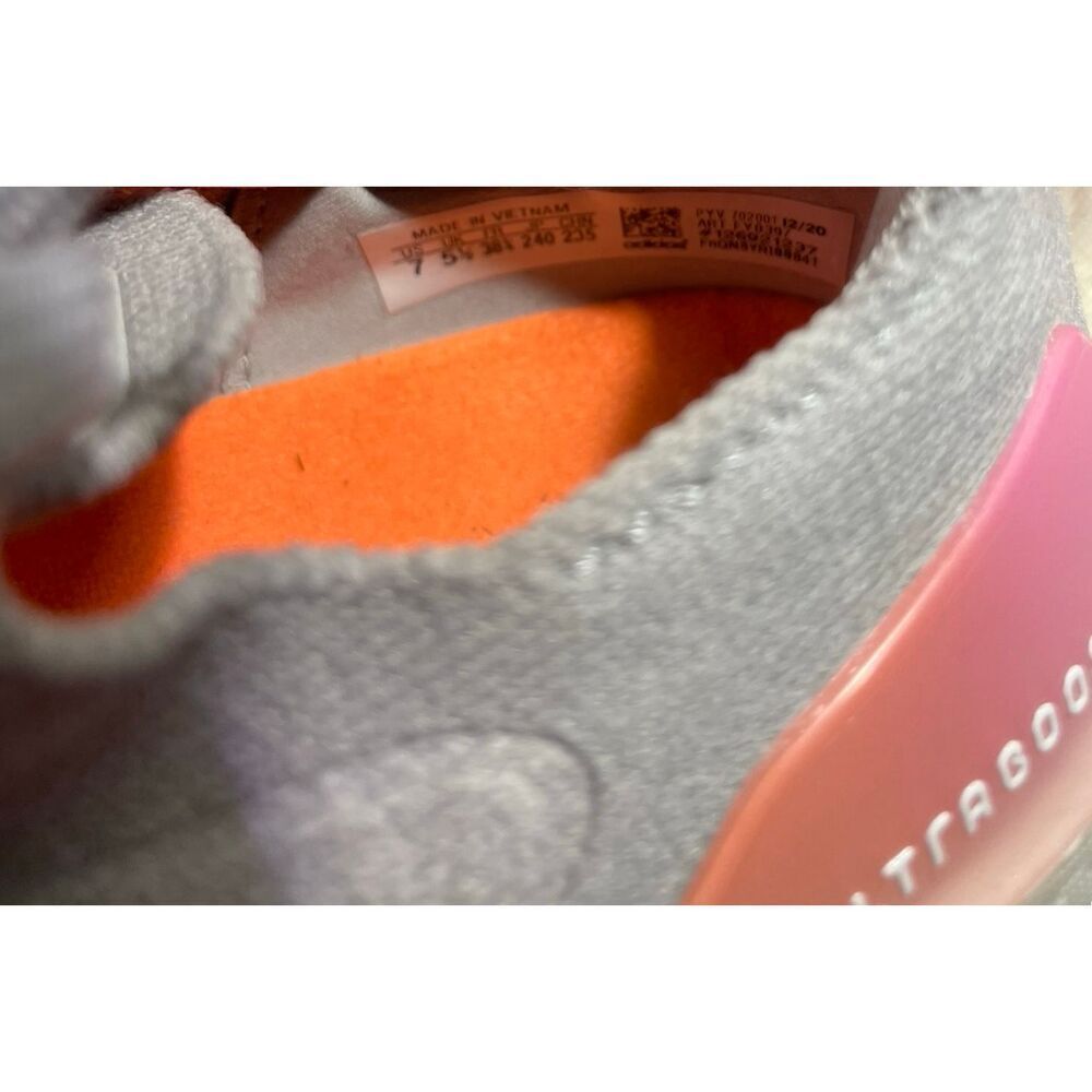 Adidas UltraBoost 21 Women’s Sneakers NWOB - Picture 9 of 9